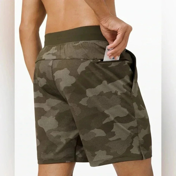 Lululemon men’s short - Picture 3 of 13